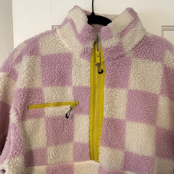 Levi's Pink and Cream Checkered Fleece Jacket - Picture 2 of 6
